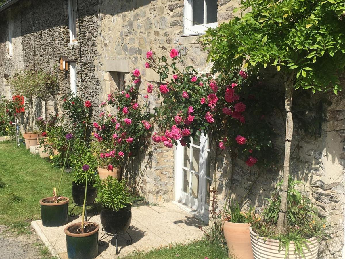 Bed and Breakfast Chez Thomas 7 Route Du Monde Ancien Saint-Georges-D'Aunay Екстер'єр фото