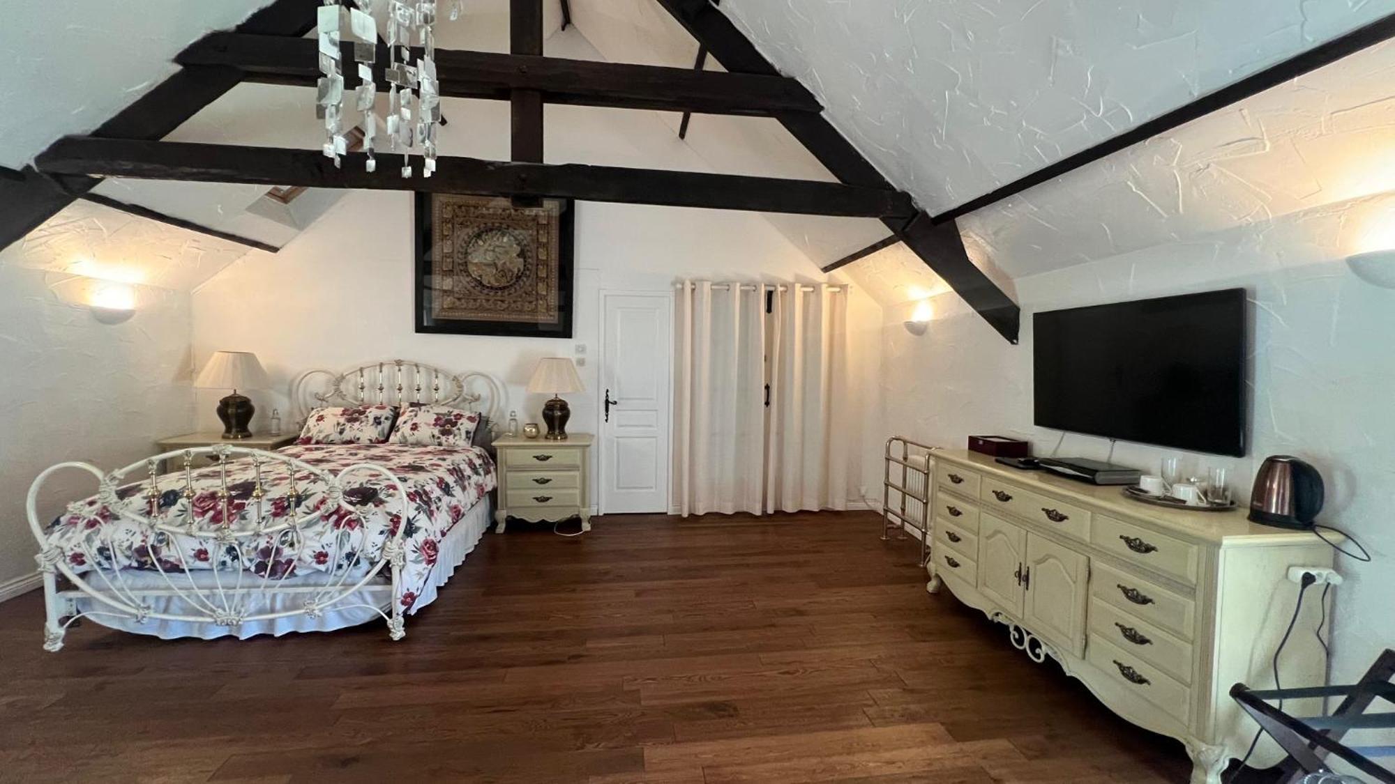 Bed and Breakfast Chez Thomas 7 Route Du Monde Ancien Saint-Georges-D'Aunay Екстер'єр фото